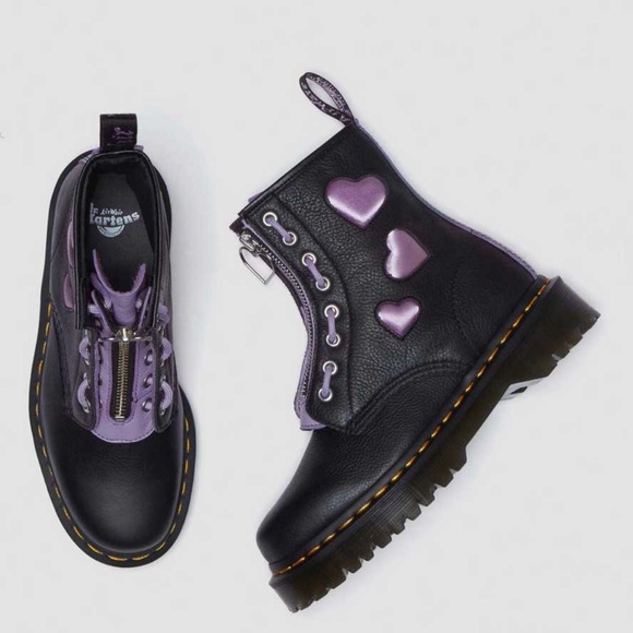 New Dr. Marten 1460 ZIP HEART VIRGINIA SATIN LUX LACE UP BOOTS, Black, Size 8 - Picture 11 of 11